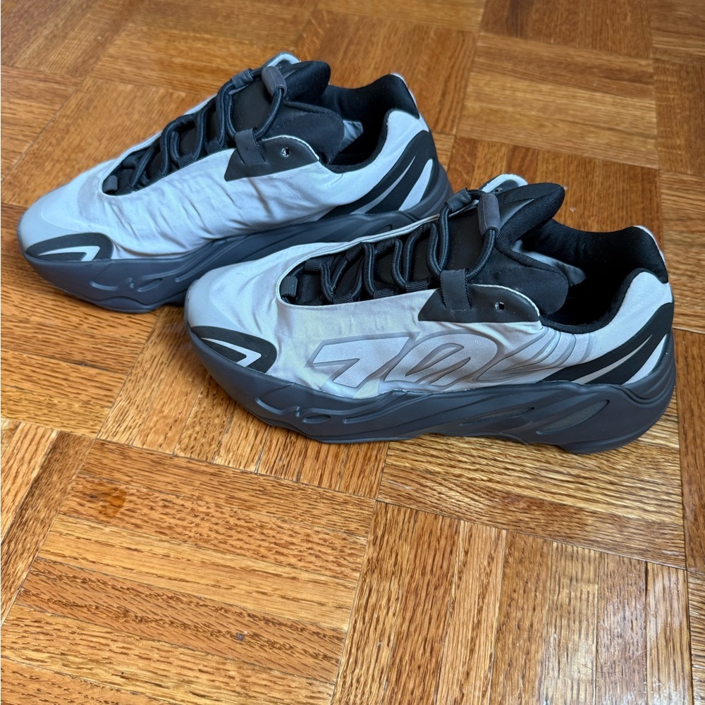 Adidas YZY 700 MNVN in Metallic Silver